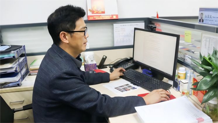 伍國良，“卷王”實(shí)錘了！